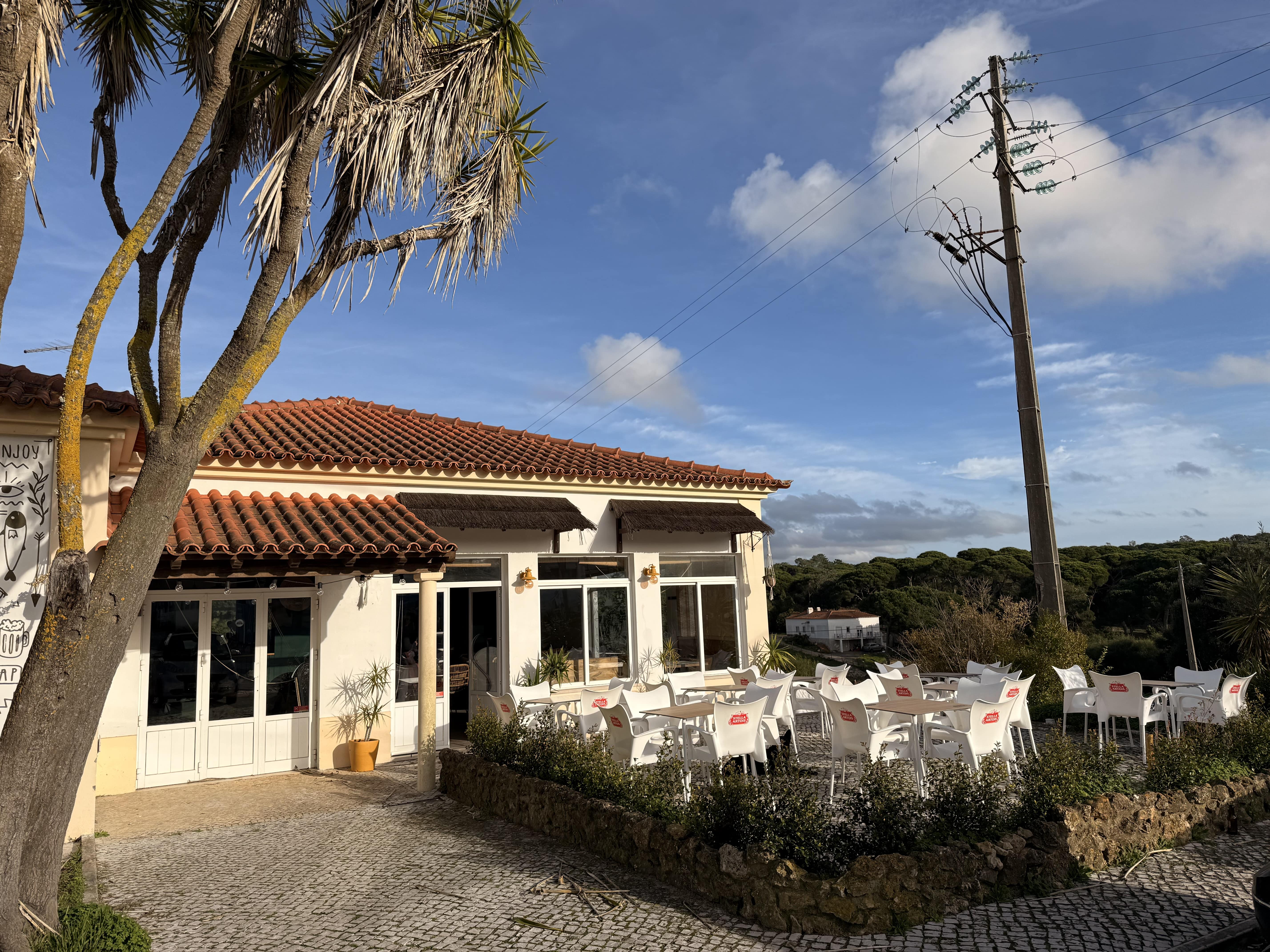 Vue extérieure du restaurant Amor Meco à Aldeia do Meco, Setúbal