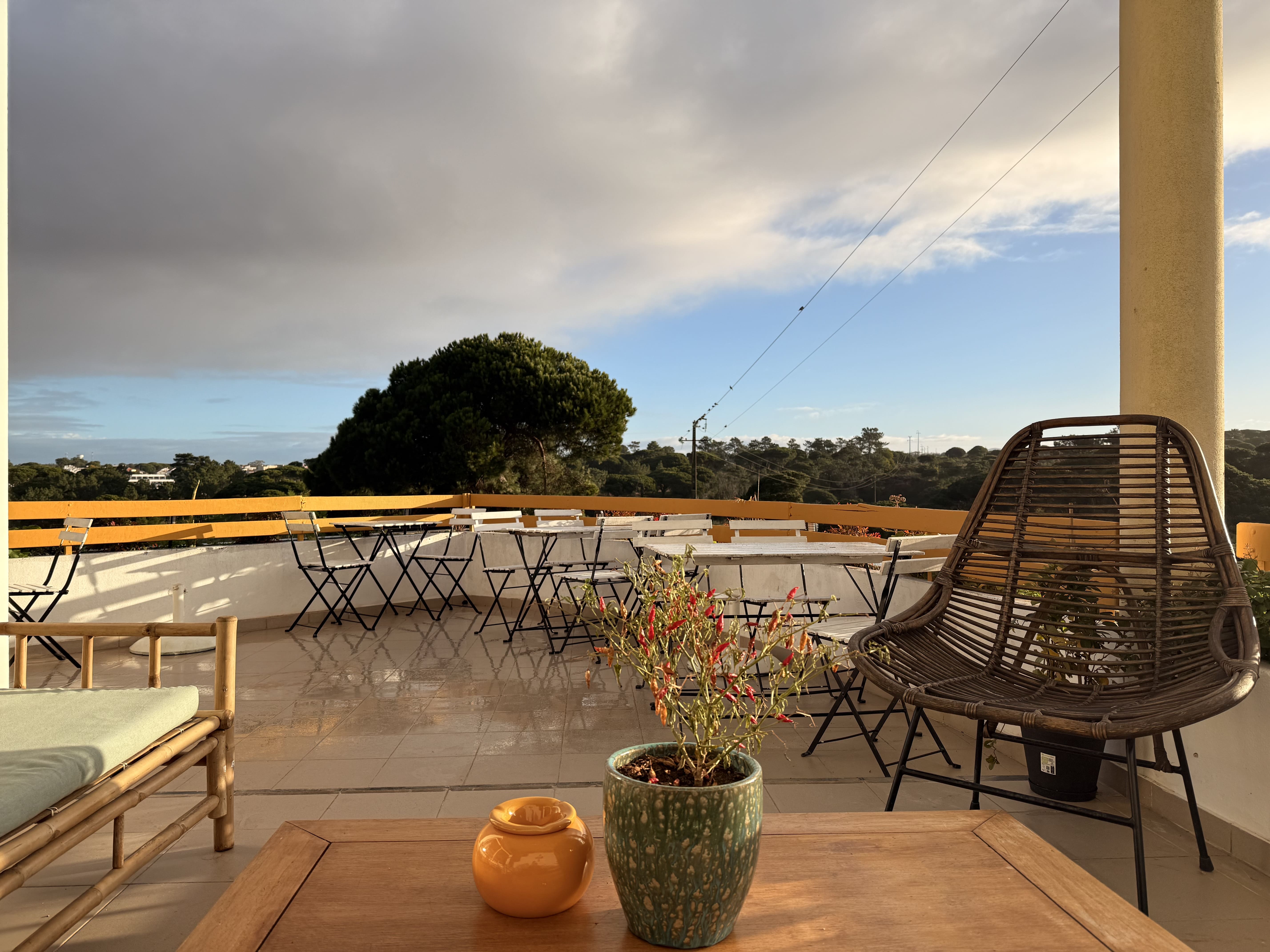 Espace extérieur au restaurant Amor Meco à Aldeia do Meco, Setúbal