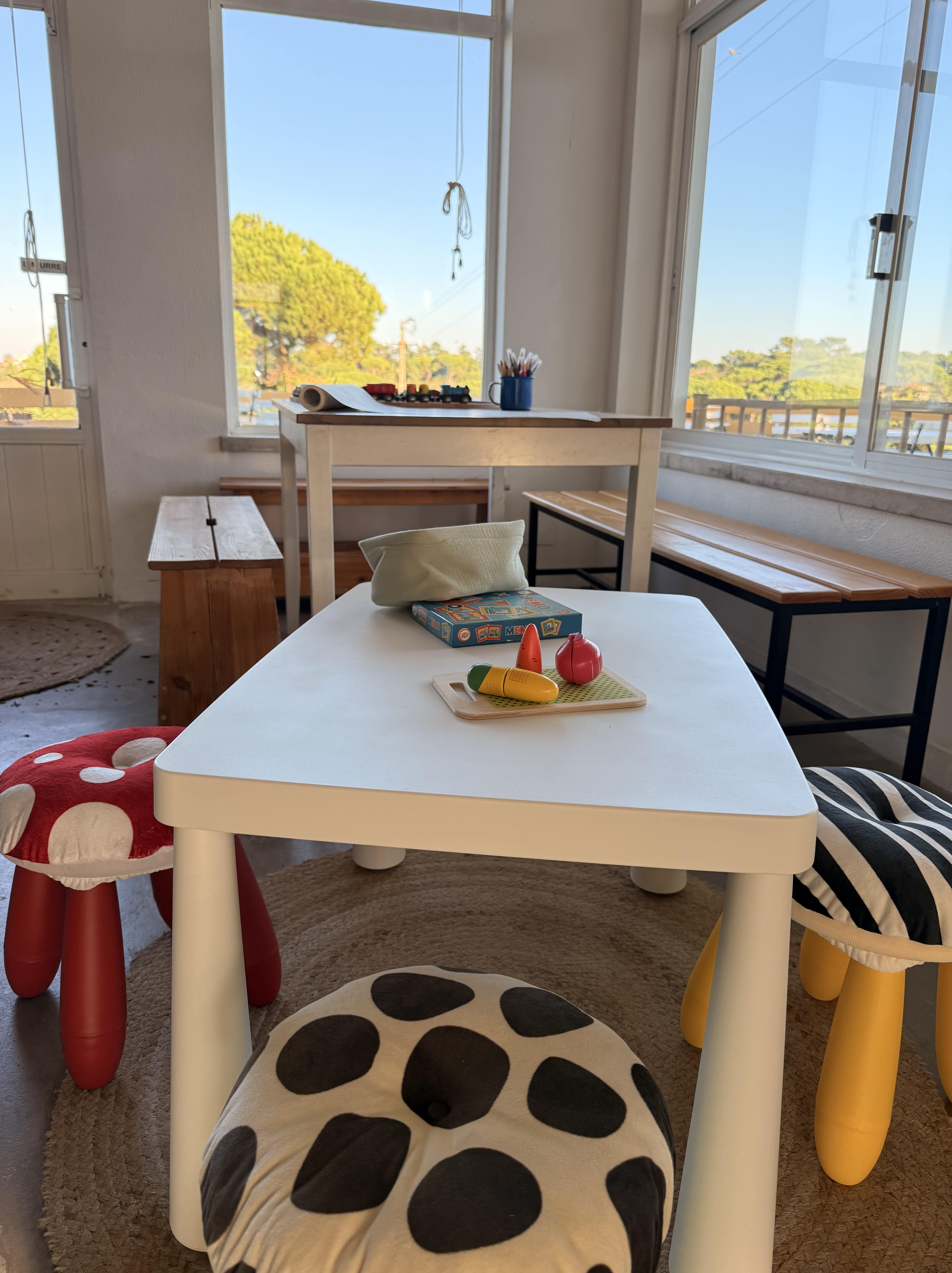 Coin des enfants au restaurant Amor Meco pour que les parents puissent se détendre et profiter de leur repas